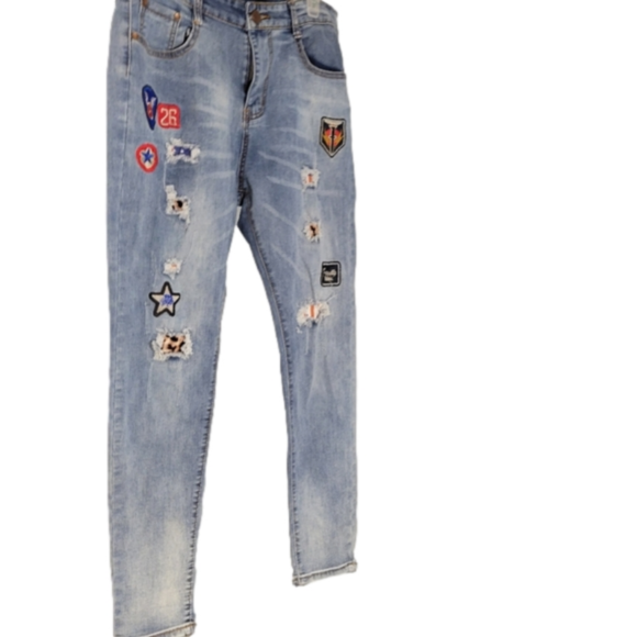 Cute Blue Jeans with Logo Patchwa - Picture 3 of 9